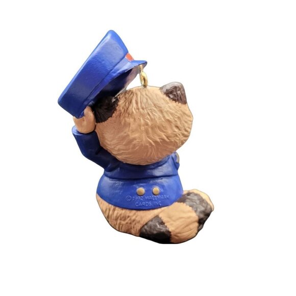 Vtg Hallmark 1992 Keepsake Ornament Secret Pal Commemorative Raccoon Mailman - Picture 4 of 7